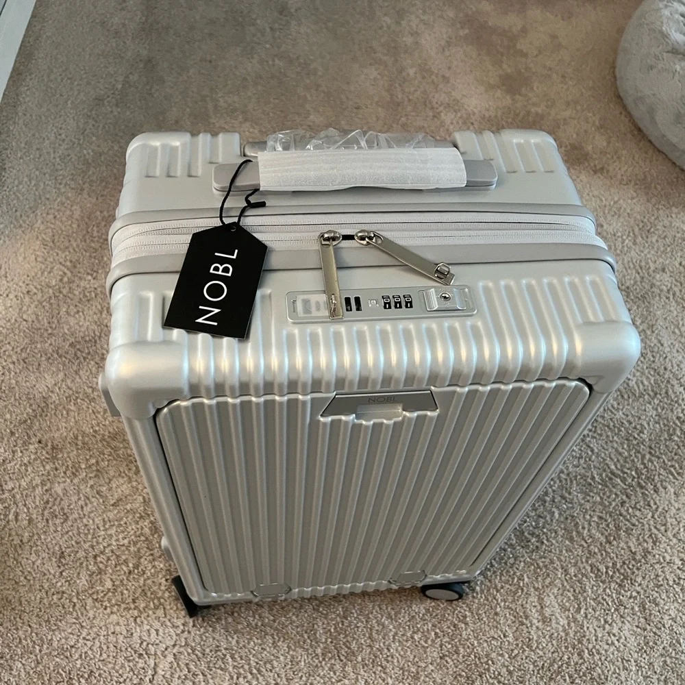 Nobl- Carry On Silver Hard Shell Suitcase - Picture 4 of 7